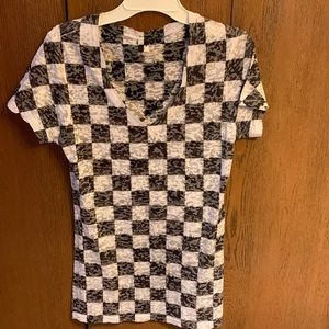 Ladies checkered cotton and spandex top, very light and beautifully heathered.